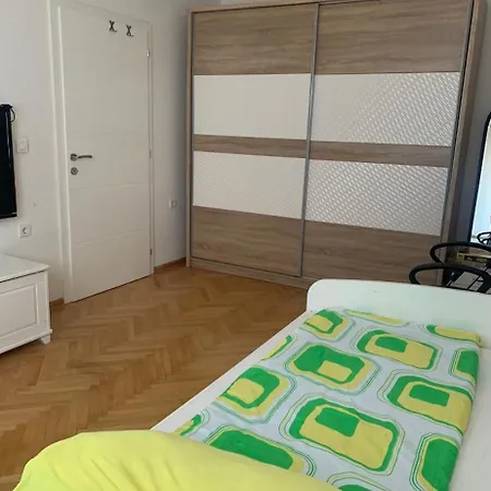 Apartment U Jagodini *